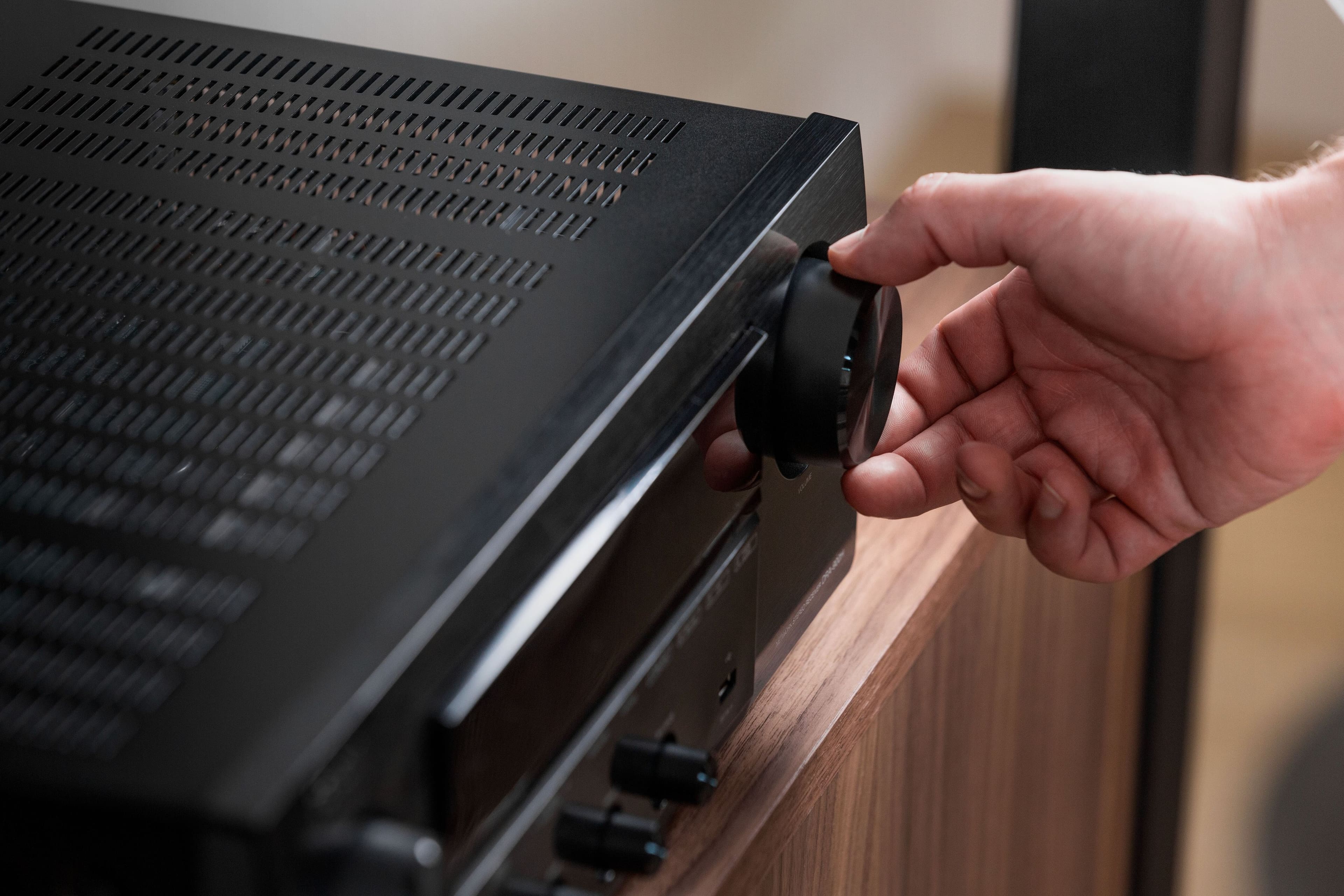 Denon - DRA-900H 100W 2.2-Ch. Bluetooth Capable with HEOS 8K Ultra HD HDR Compatible Stereo Receiver with Alexa - Black
